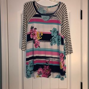 Floral 2X top